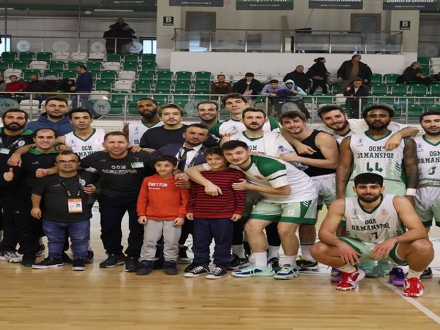 'ERKEK A TAKIMIZ EVİMİZDE GALİP'