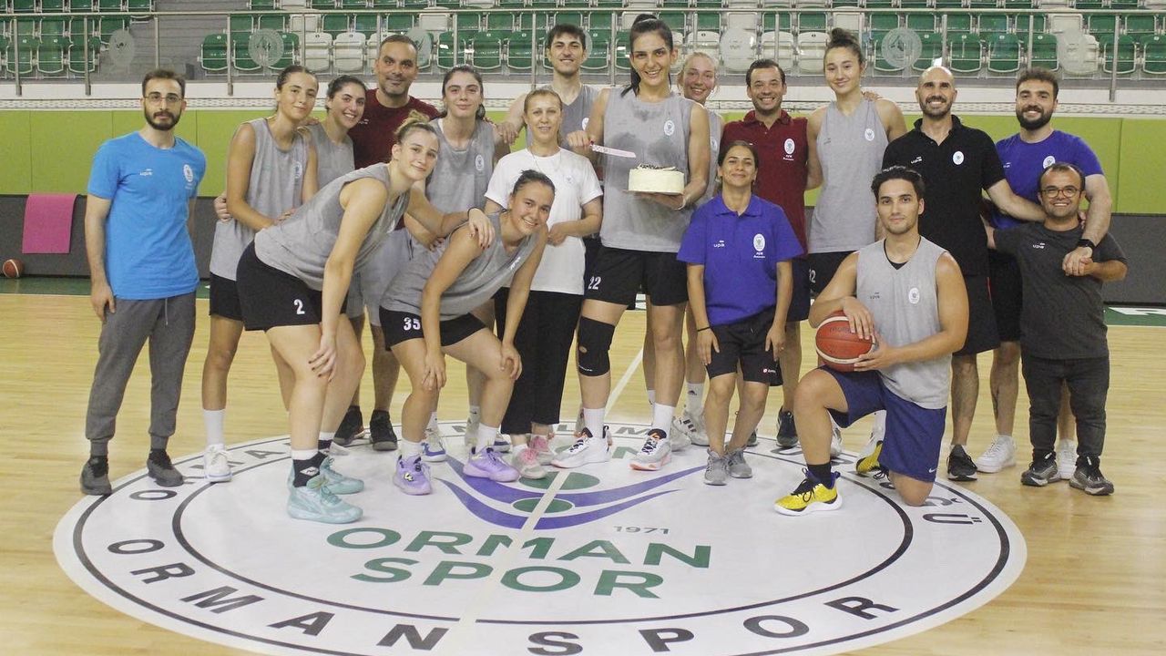'MUTLU YILLAR ESRA!'