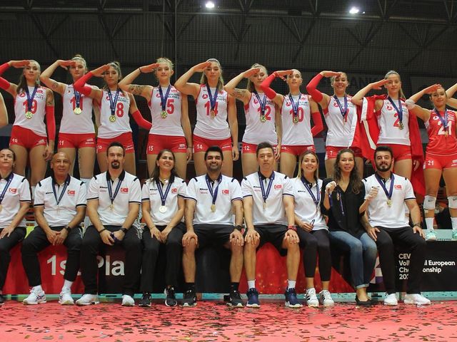 'TEBRİKLER FİLENİN SULTANLARI'