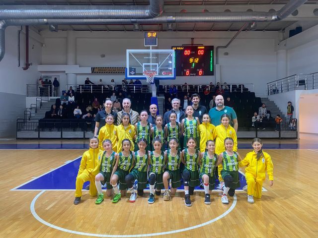 'U-10 KIZ TAKIMIMIZ 4'TE 4 İLE YOLUNA DEVAM EDİYOR!'